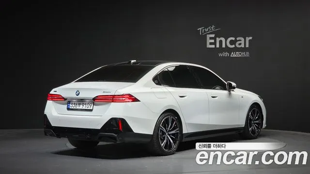 BMW 5 Series G60 — Фото автомобиля 2