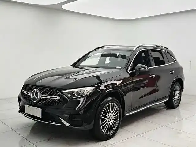 Фотография автомобиля — Mercedes-Benz GLC-Class