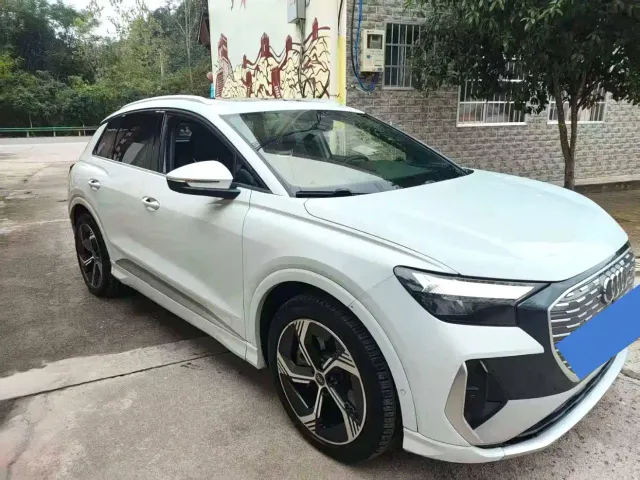 Audi Q4 e-tron — Фото автомобиля 3