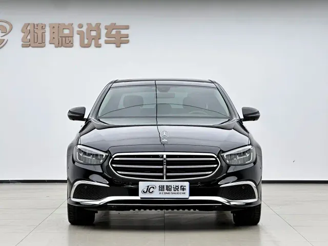 Mercedes-Benz E-Class — Фото автомобиля 2
