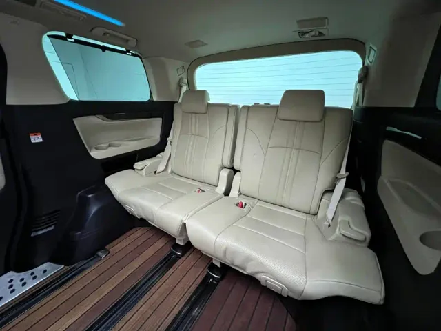 Toyota Vellfire — Фото автомобиля 19