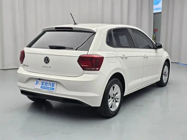 Volkswagen Polo — Фото автомобиля 7
