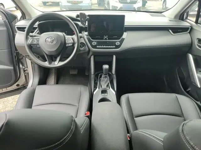 Toyota Corolla Cross — Фото автомобиля 9