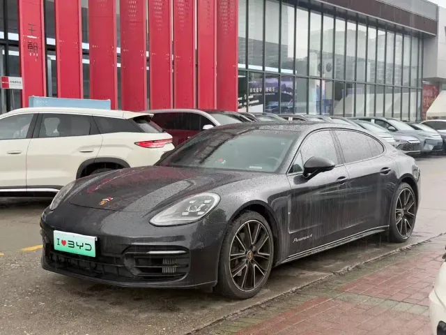 Фотография автомобиля — Porsche Panamera