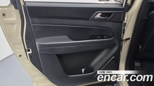 KG_Mobility_Ssangyong Rexton Новый Rexton Sport Khan Дизель 2.2 4WD — Фото автомобиля 24