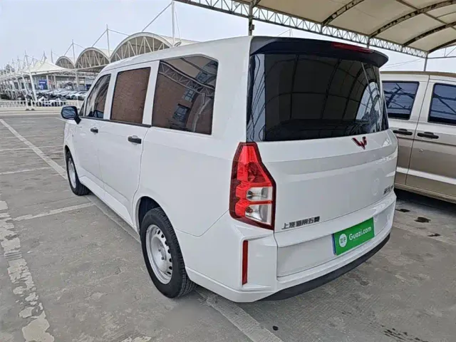 Wuling Hongguang Plus — Фото автомобиля 4