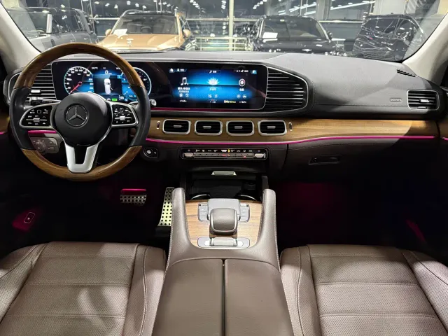 Mercedes-Benz GLS-Class — Фото автомобиля 12