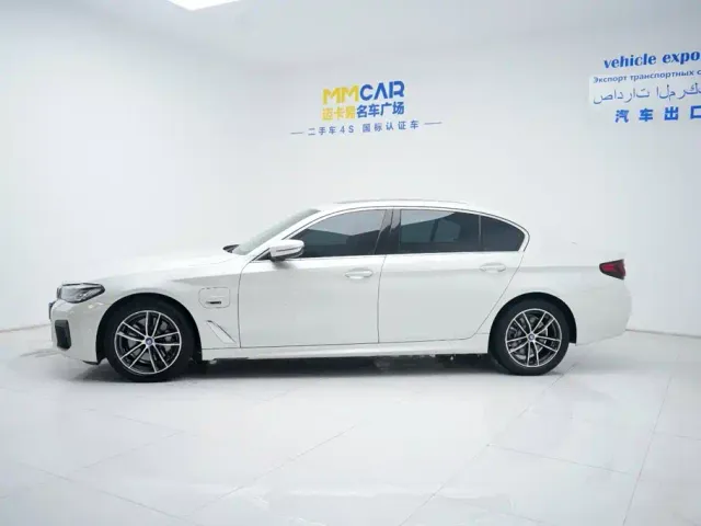 BMW 5 Series — Фото автомобиля 9