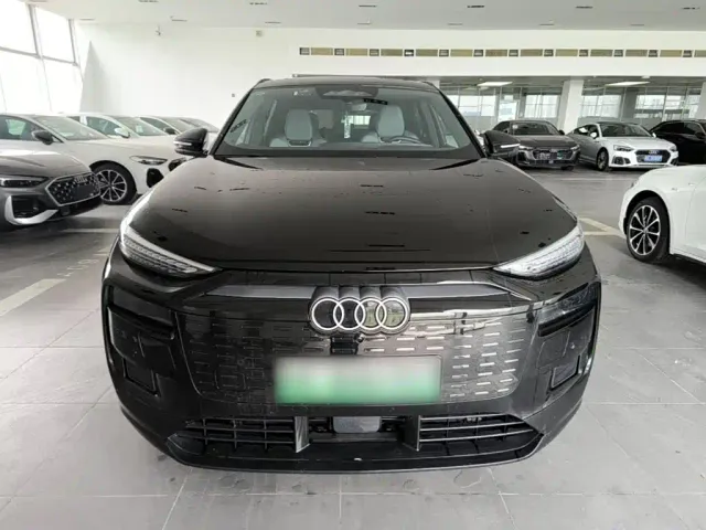 Audi Q6L e-tron — Фото автомобиля 2