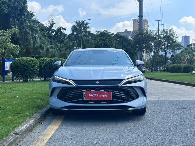 BYD Qin L — Фото автомобиля 19