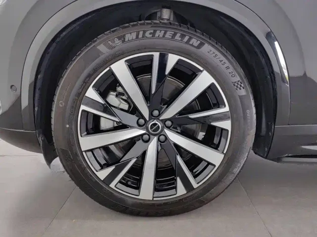 Volvo XC90 — Фото автомобиля 17