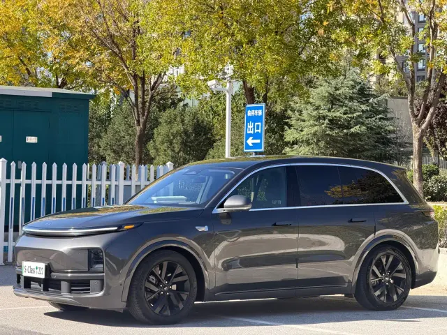 Фотография автомобиля — Li Auto L8