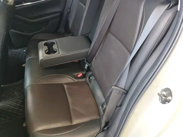 Mazda Axela — Фото автомобиля 16
