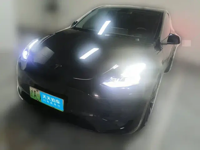 Фотография автомобиля — Tesla Model Y