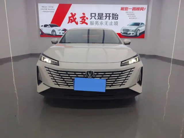 Changan Eado — Фото автомобиля 2