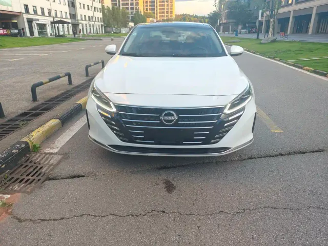 Nissan Teana — Фото автомобиля 3