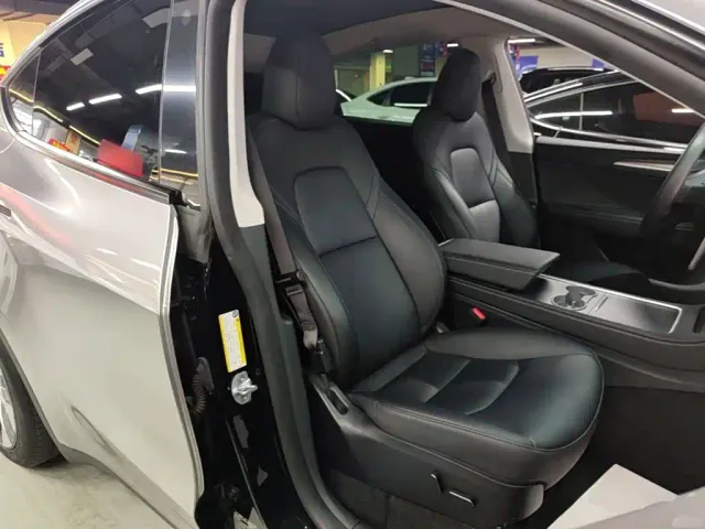 Tesla Model Y — Фото автомобиля 24