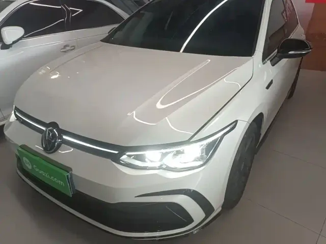Фотография автомобиля — Volkswagen Golf