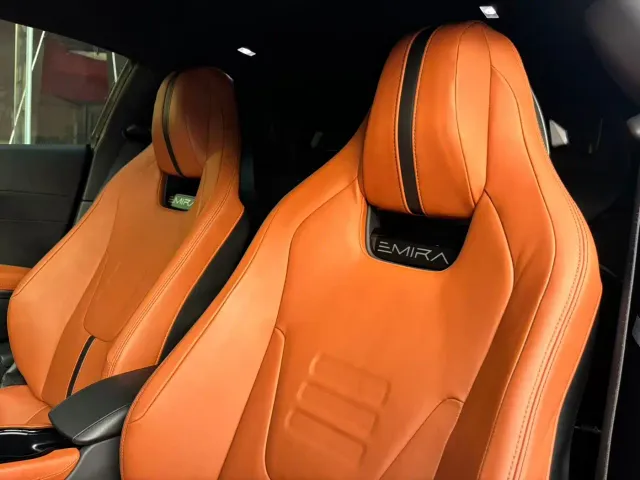 Lotus Emira — Фото автомобиля 8