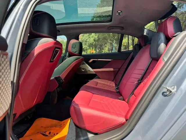 BMW 5 Series — Фото автомобиля 6