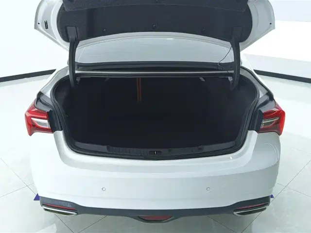 Buick Verano — Фото автомобиля 4