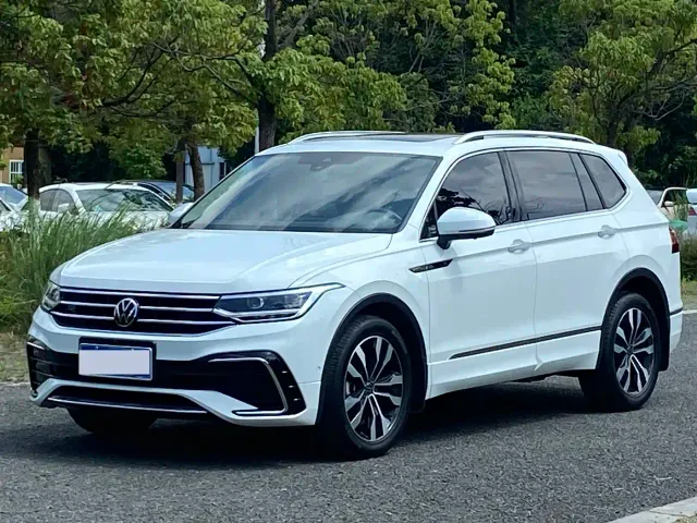 Фотография автомобиля — Volkswagen Tiguan L