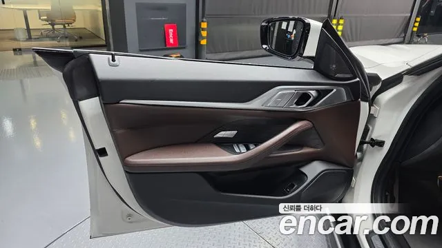 BMW i4 — Фото автомобиля 13