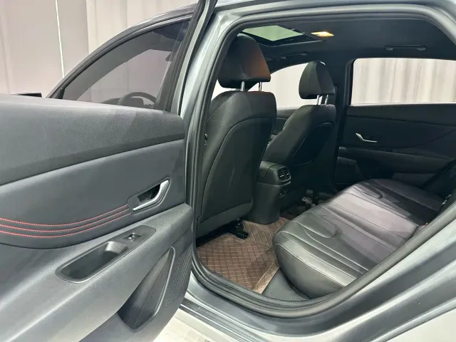 Hyundai Elantra — Фото автомобиля 13