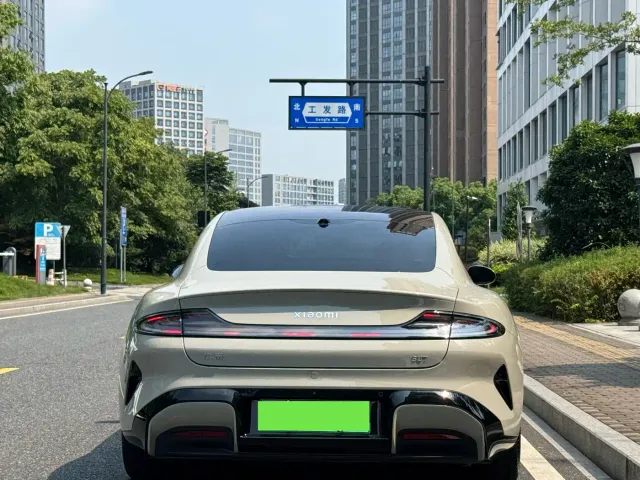 Xiaomi SU7 — Фото автомобиля 12
