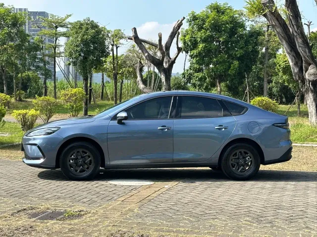 BYD Seal 05 DM-i — Фото автомобиля 16