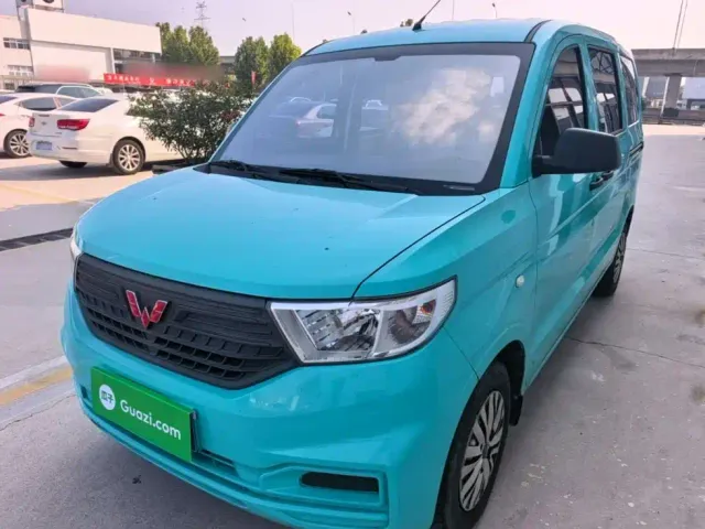 Фотография автомобиля — Wuling Hongguang V
