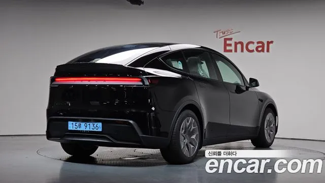 Фотография автомобиля — Tesla Model Y