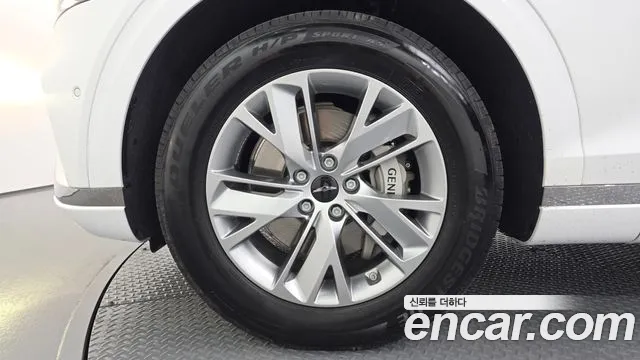 Genesis GV70 2.5T Бензин 2WD — Фото автомобиля 5