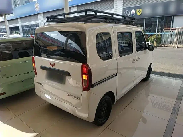 Wuling Zhiguang NEV — Фото автомобиля 6
