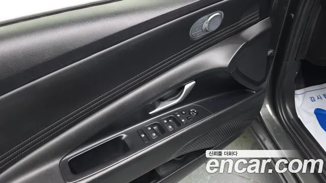 Hyundai AVANTE Avante (CN7) 1.6 LPi (для маломобильных пассажиров) — Фото автомобиля 13