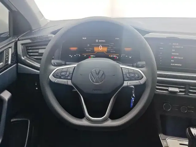 Volkswagen Lavida — Фото автомобиля 15