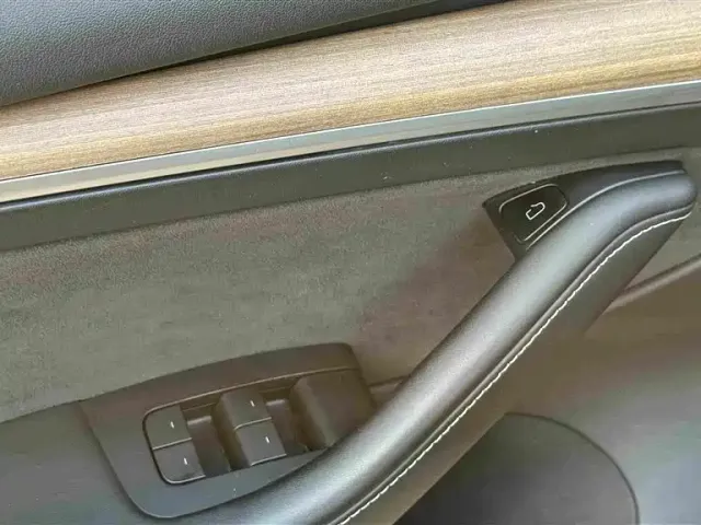 Tesla Model 3 — Фото автомобиля 7