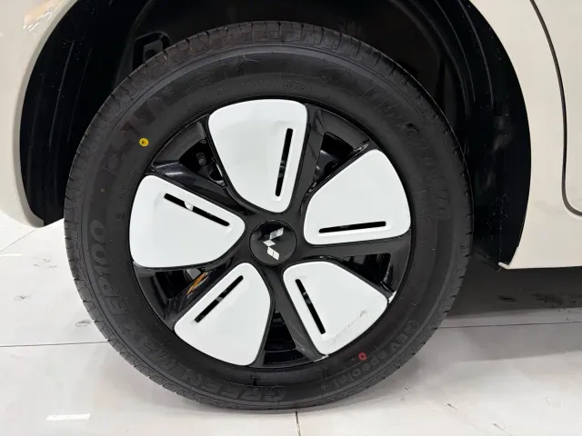 Wuling Motors Hongguang MINIEV 2025 4-Door Advanced — Фото автомобиля 19