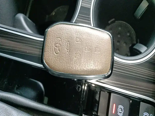 Toyota Sienna — Фото автомобиля 16