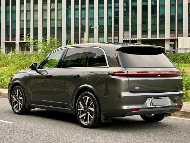 Li Auto L8 — Фото автомобиля 7