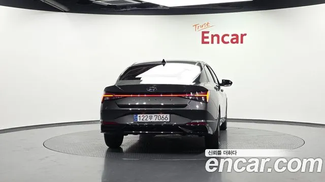 Hyundai AVANTE — Фото автомобиля 3