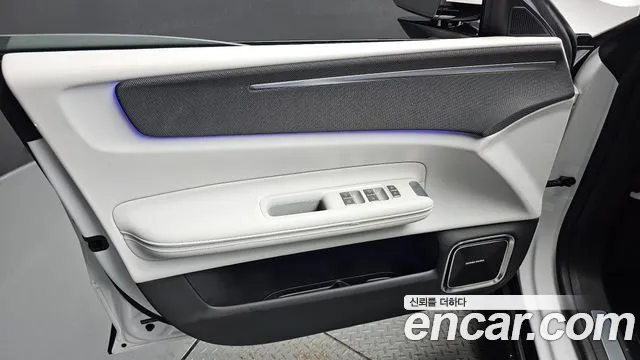 Polestar Polestar 4 — Фото автомобиля 24