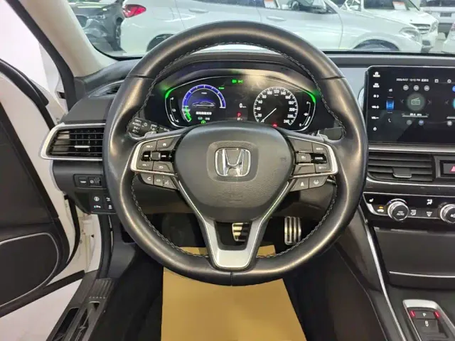 Honda Accord — Фото автомобиля 10