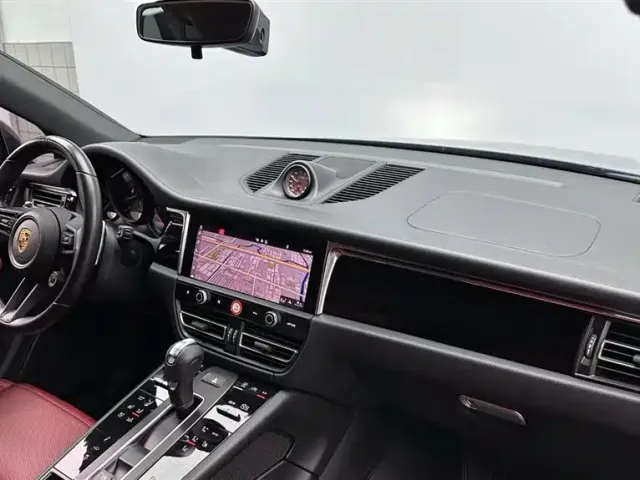 Porsche Macan — Фото автомобиля 16