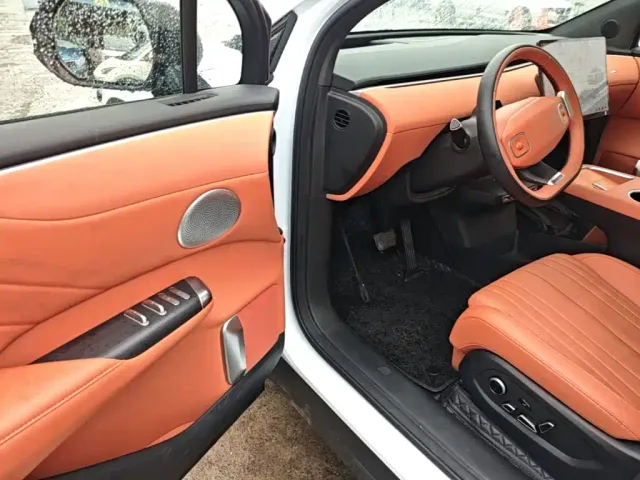 Changan Qiyuan E07 — Фото автомобиля 15