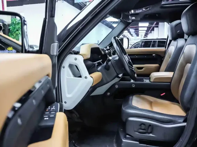 Land Rover Defender — Фото автомобиля 5