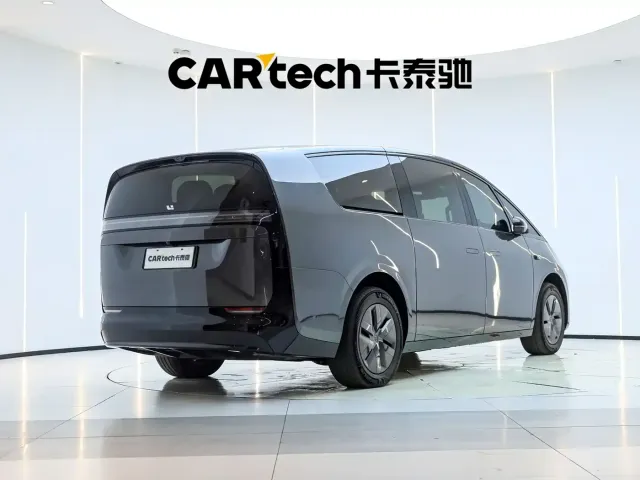 Li Auto MEGA — Фото автомобиля 13