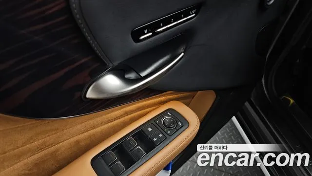 Lexus LS — Фото автомобиля 28