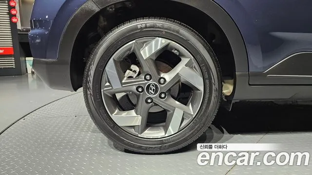 Hyundai Venue — Фото автомобиля 5