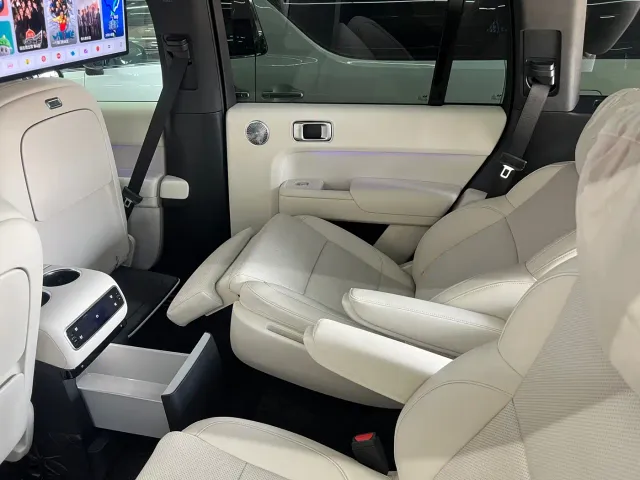 Li Auto L9 — Фото автомобиля 12